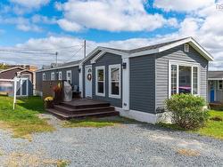 25 Campbell Avenue  Dartmouth, NS B2Y 2A6