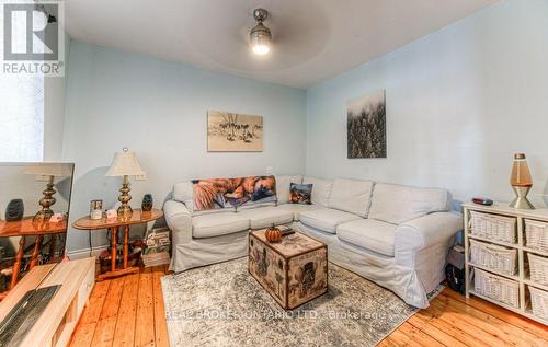 1249 Notre Dame Dr Drive, Wilmot, ON - Indoor Photo Showing Living Room