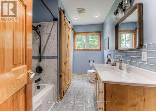 1249 Notre Dame Dr Drive, Wilmot, ON - Indoor Photo Showing Bathroom