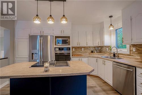 3274 Algonquin Road, Sudbury, ON - Indoor Photo Showing Kitchen With Double Sink With Upgraded Kitchen