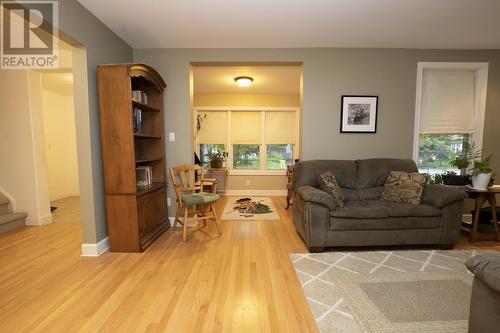 161 Mcgregor Ave, Sault Ste. Marie, ON - Indoor Photo Showing Living Room