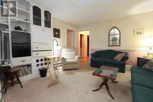 161 Mcgregor Ave, Sault Ste. Marie, ON - Indoor Photo Showing Living Room