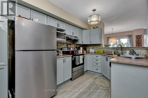 5533 Doctor Leach Drive, Ottawa, ON - Indoor Photo Showing Kitchen