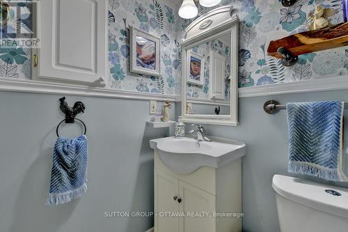 5533 Doctor Leach Drive, Ottawa, ON - Indoor Photo Showing Bathroom