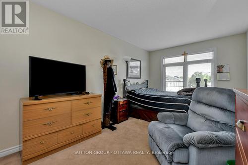 5533 Doctor Leach Drive, Ottawa, ON - Indoor