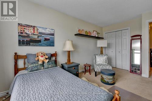 5533 Doctor Leach Drive, Ottawa, ON - Indoor Photo Showing Bedroom