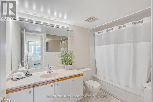 606 - 1201 North Shore Boulevard E, Burlington, ON - Indoor Photo Showing Bathroom