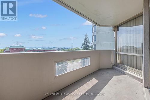 606 - 1201 North Shore Boulevard E, Burlington, ON - Outdoor With Balcony With Exterior