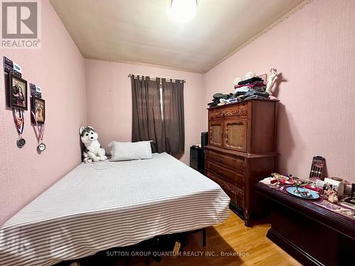 101 Alhart Drive, Toronto, ON - Indoor Photo Showing Bedroom