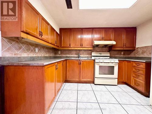 101 Alhart Drive, Toronto, ON - Indoor Photo Showing Kitchen