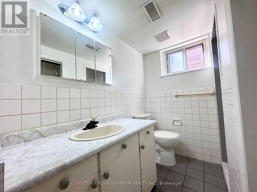 101 Alhart Drive, Toronto, ON - Indoor Photo Showing Bathroom