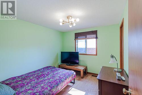 315 Newbury Drive, Kitchener, ON - Indoor Photo Showing Bedroom