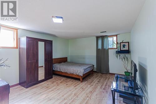 315 Newbury Drive, Kitchener, ON - Indoor Photo Showing Bedroom