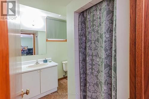 315 Newbury Drive, Kitchener, ON - Indoor Photo Showing Bathroom