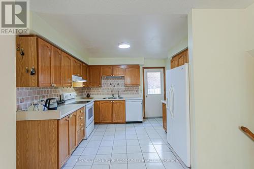 315 Newbury Drive, Kitchener, ON - Indoor Photo Showing Kitchen With Double Sink