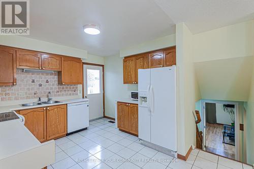 315 Newbury Drive, Kitchener, ON - Indoor Photo Showing Kitchen With Double Sink