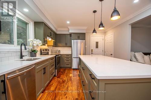 427 Southpark Drive, Peterborough (Ashburnham), ON - Indoor Photo Showing Kitchen With Stainless Steel Kitchen With Double Sink With Upgraded Kitchen