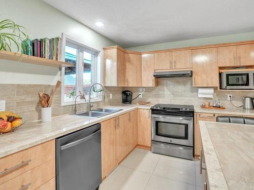 Cuisine - 144 Rue Beauvais, Gatineau (Gatineau), QC - Indoor Photo Showing Kitchen With Double Sink