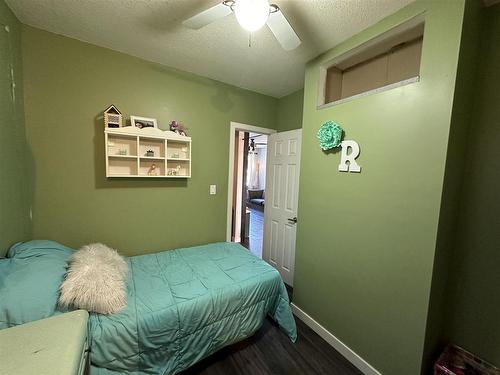 1033 Alberta Street, Thunder Bay, ON - Indoor Photo Showing Bedroom