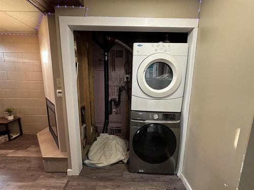 1033 Alberta Street, Thunder Bay, ON - Indoor Photo Showing Laundry Room