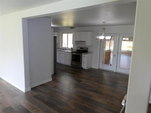 20 Tower Road, Geraldton, ON - Indoor Photo Showing Kitchen