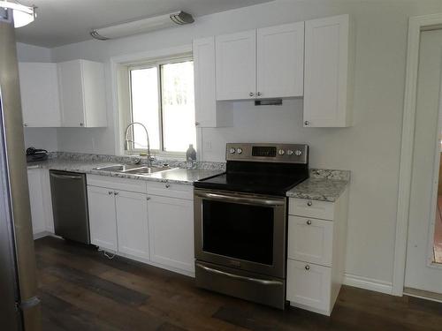 20 Tower Road, Geraldton, ON - Indoor Photo Showing Kitchen With Double Sink