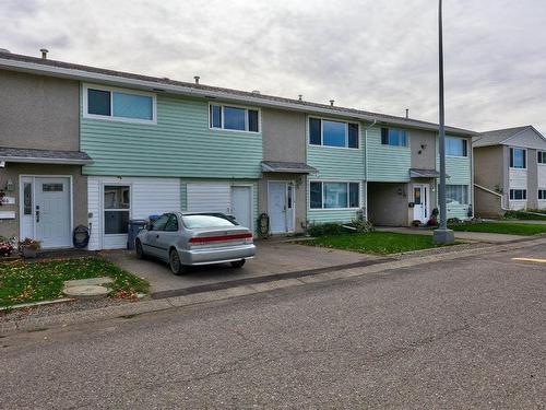 31-800 Valhalla Drive, Kamloops, BC - Outdoor With Facade