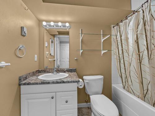 402 Strathcona Terrace, Kamloops, BC - Indoor Photo Showing Bathroom