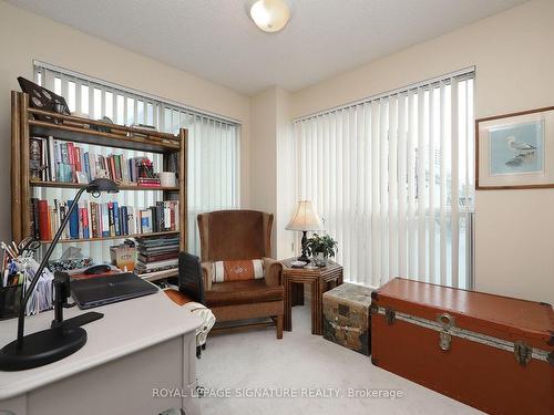 212-7 Lorraine Dr, Toronto, ON - Indoor