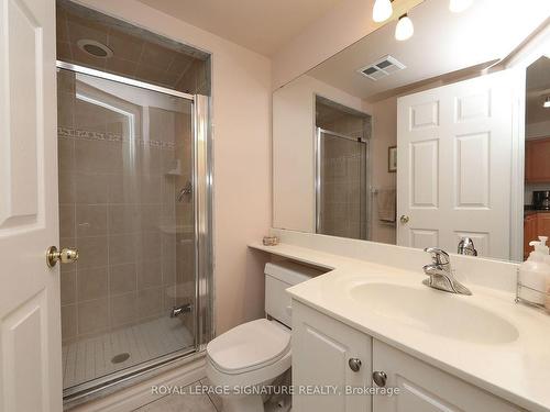 212-7 Lorraine Dr, Toronto, ON - Indoor Photo Showing Bathroom