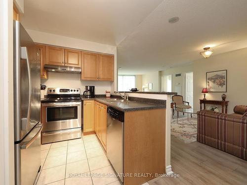 212-7 Lorraine Dr, Toronto, ON - Indoor Photo Showing Kitchen With Stainless Steel Kitchen