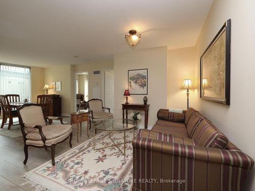 212-7 Lorraine Dr, Toronto, ON - Indoor Photo Showing Living Room