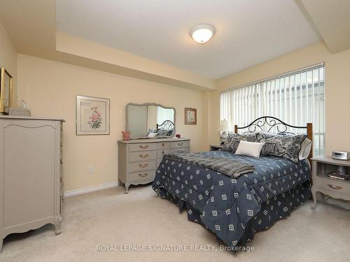 212-7 Lorraine Dr, Toronto, ON - Indoor Photo Showing Bedroom