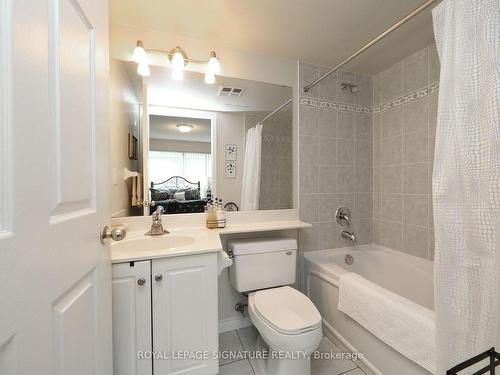 212-7 Lorraine Dr, Toronto, ON - Indoor Photo Showing Bathroom