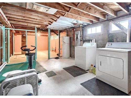 Salle de lavage - 427 Rue Lebeau, Saint-Jean-Sur-Richelieu, QC - Indoor Photo Showing Laundry Room