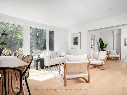 3 Cassidy Pl, Toronto, ON - Indoor Photo Showing Living Room