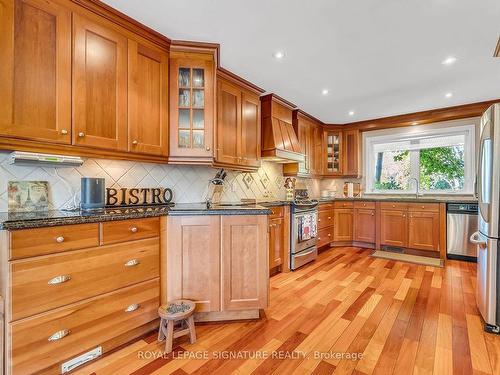 6 Creekwood Dr, Toronto, ON - Indoor Photo Showing Kitchen