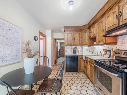 24 Chilton Rd, Toronto, ON - Indoor Photo Showing Kitchen