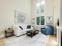 906 Creekfront Way, Newmarket, ON  - Indoor Photo Showing Living Room 