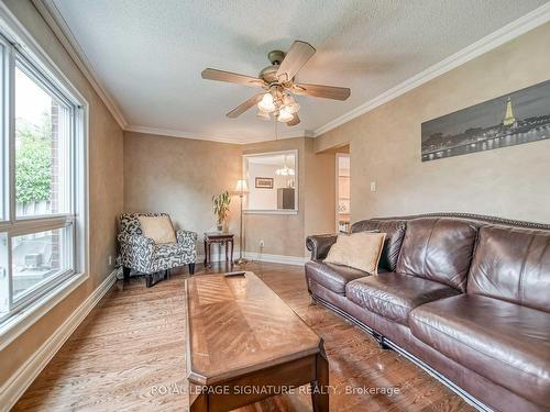 3206 Forrestdale Circle, Mississauga, ON - Indoor Photo Showing Living Room