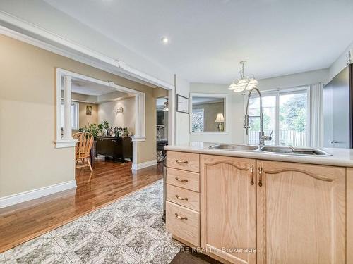 3206 Forrestdale Circle, Mississauga, ON - Indoor Photo Showing Kitchen