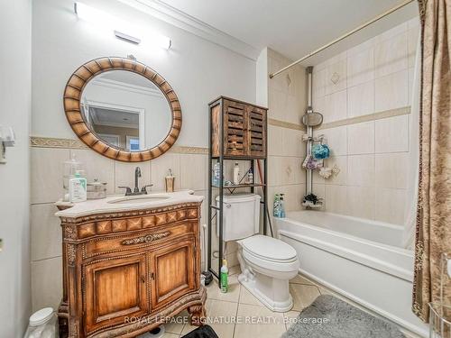 3206 Forrestdale Circle, Mississauga, ON - Indoor Photo Showing Bathroom