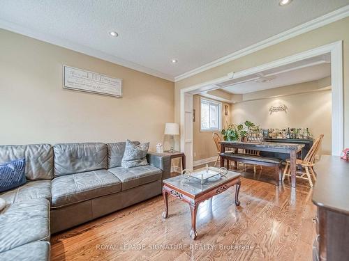 3206 Forrestdale Circle, Mississauga, ON - Indoor Photo Showing Living Room