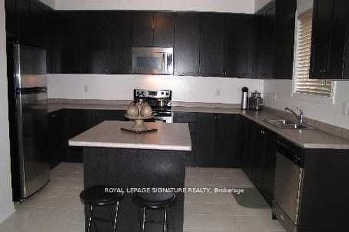 310 Scott Blvd, Milton, ON - Indoor Photo Showing Kitchen