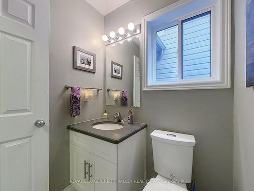 207 Eden Oak Tr, Kitchener, ON - Indoor Photo Showing Bathroom