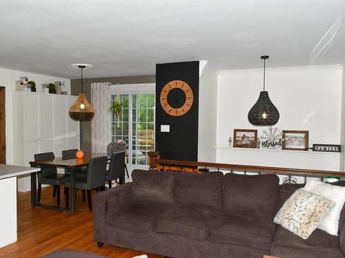 Salon - 821Z Rue José, Wickham, QC - Indoor Photo Showing Living Room