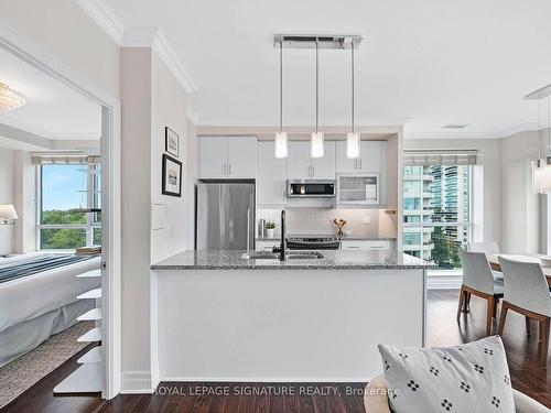 704-20 Gothic Ave, Toronto, ON - Indoor Photo Showing Kitchen With Stainless Steel Kitchen With Upgraded Kitchen