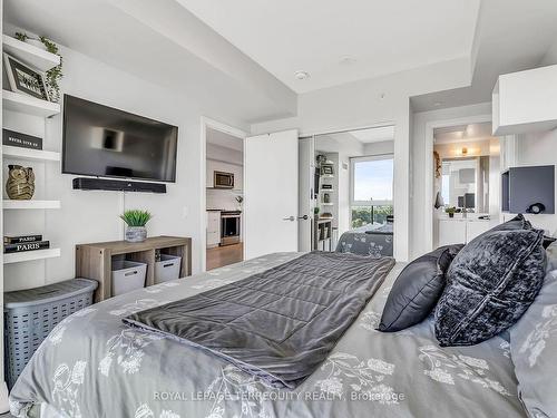 910-1461 Lawrence Ave, Toronto, ON - Indoor Photo Showing Bedroom