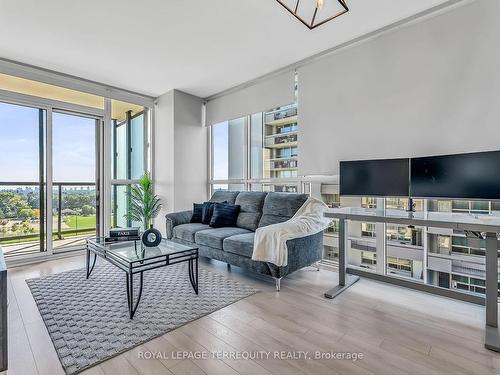 910-1461 Lawrence Ave, Toronto, ON - Indoor Photo Showing Living Room