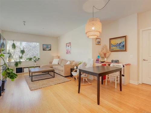 202-4394 West Saanich Rd, Saanich, BC - Indoor